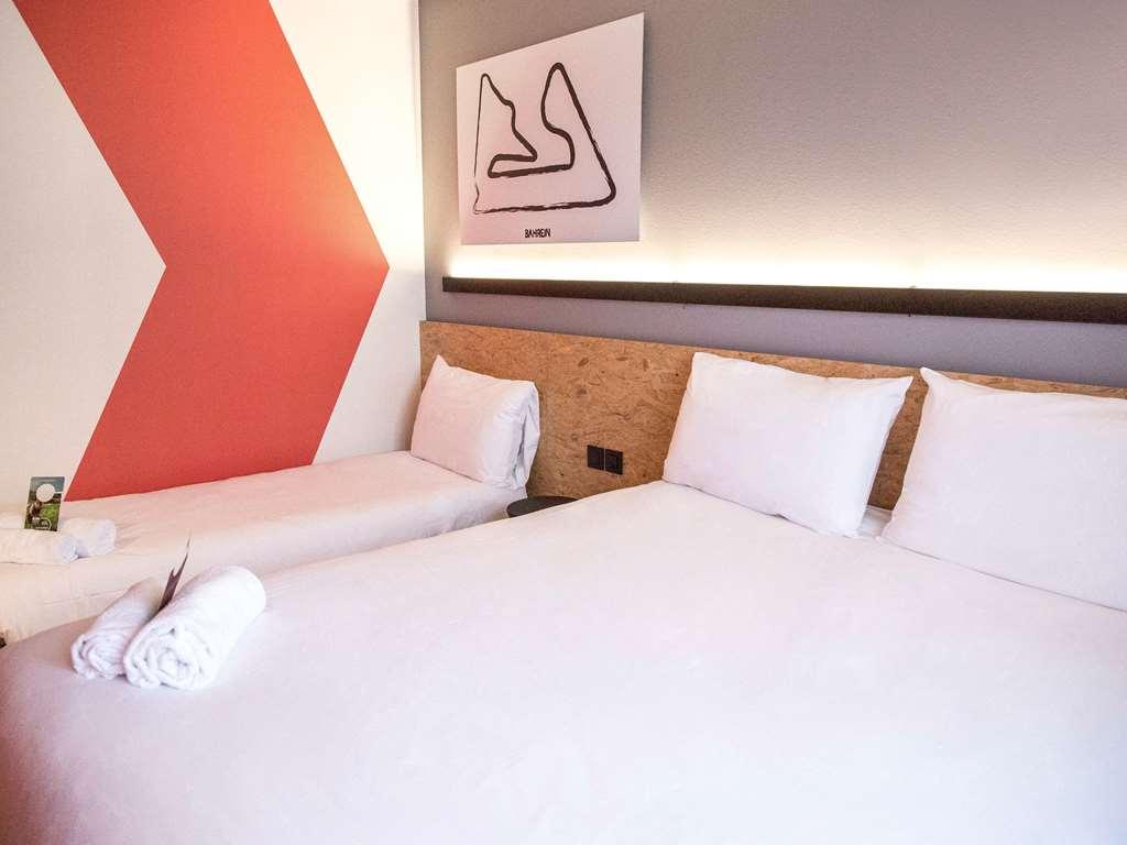 Ibis Styles Bale-Mulhouse Aeroport Hotel Blotzheim Room photo